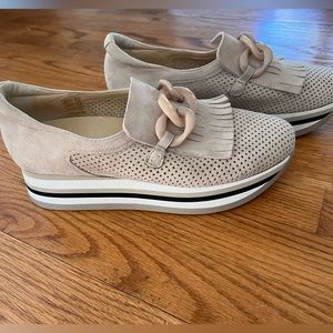 Softwaves Cadie Platform Loafer/ Sneaker- camel suede, size 40